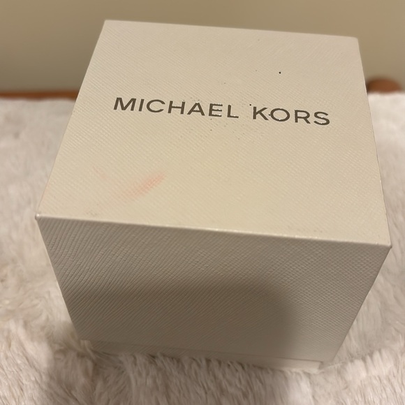 Michael Kors MK7294 Oversized Tibby Pavé Silver-Tone Watch - Picture 8 of 8